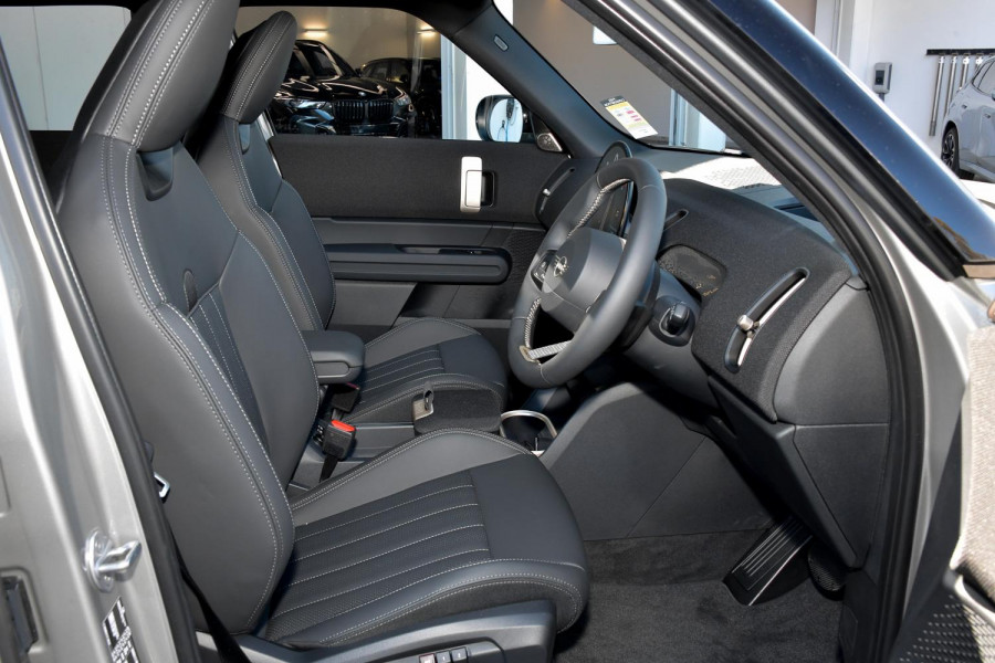 2025 MINI Countryman U25 S Favoured SUV