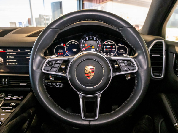 2022 MY23 Porsche Cayenne SUV image 17