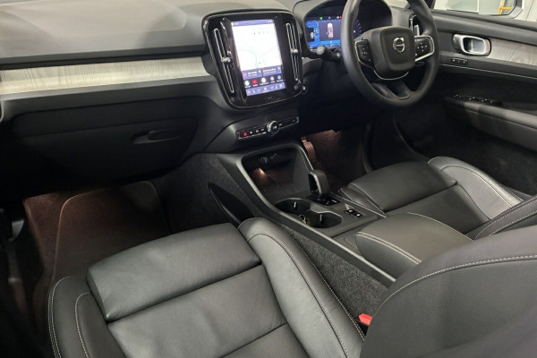2025 Volvo XC40 XZ Plus B4 SUV Image 22