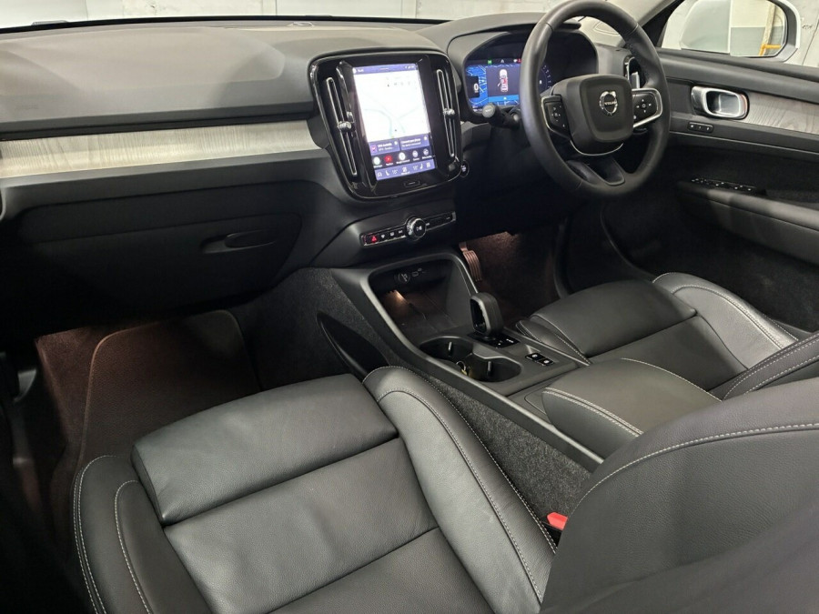 2025 Volvo XC40 XZ Plus B4 SUV Image 22