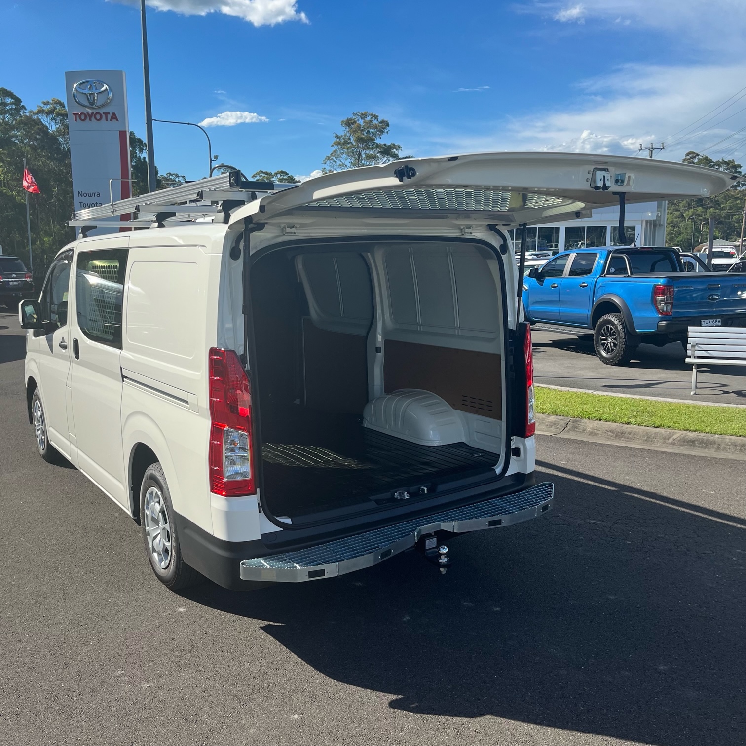 Demo 2023 Toyota HiAce LWB A1 #33376MC Ulladulla, NSW - Ulladulla Toyota