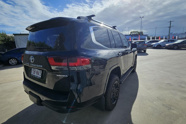 2022 Toyota LandCruiser FJA300R Sahara SUV Image 3