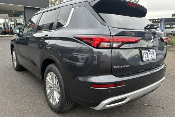 2024 Mitsubishi Outlander ZM LS SUV Image 5