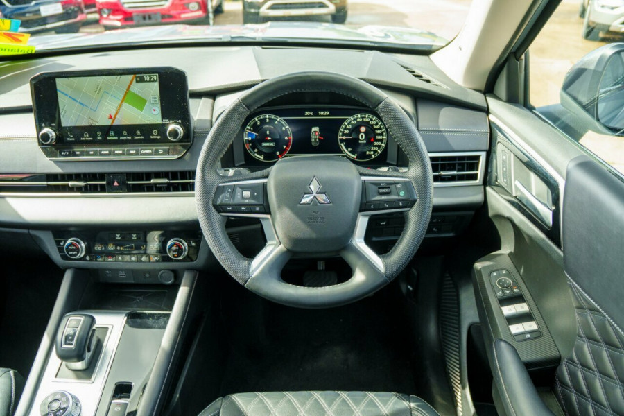 2023 MY24 Mitsubishi Outlander ZM Exceed SUV Image 11
