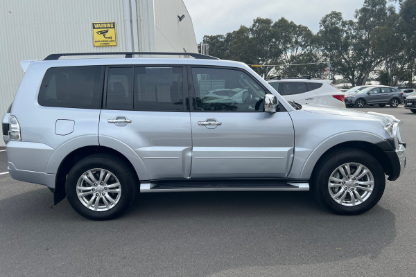 2016 Mitsubishi Pajero NX GLX SUV Image 4