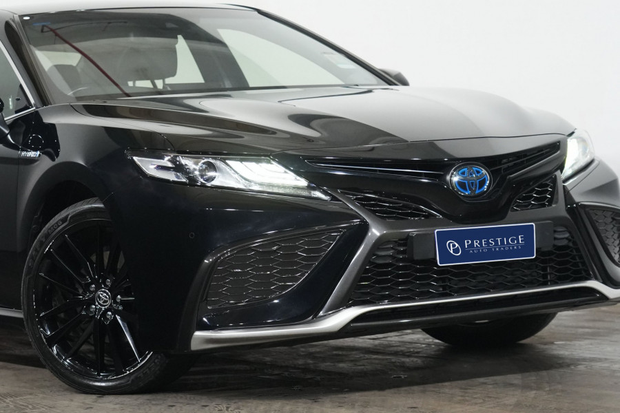 2021 Toyota Camry SX Hybrid Sedan Image 2