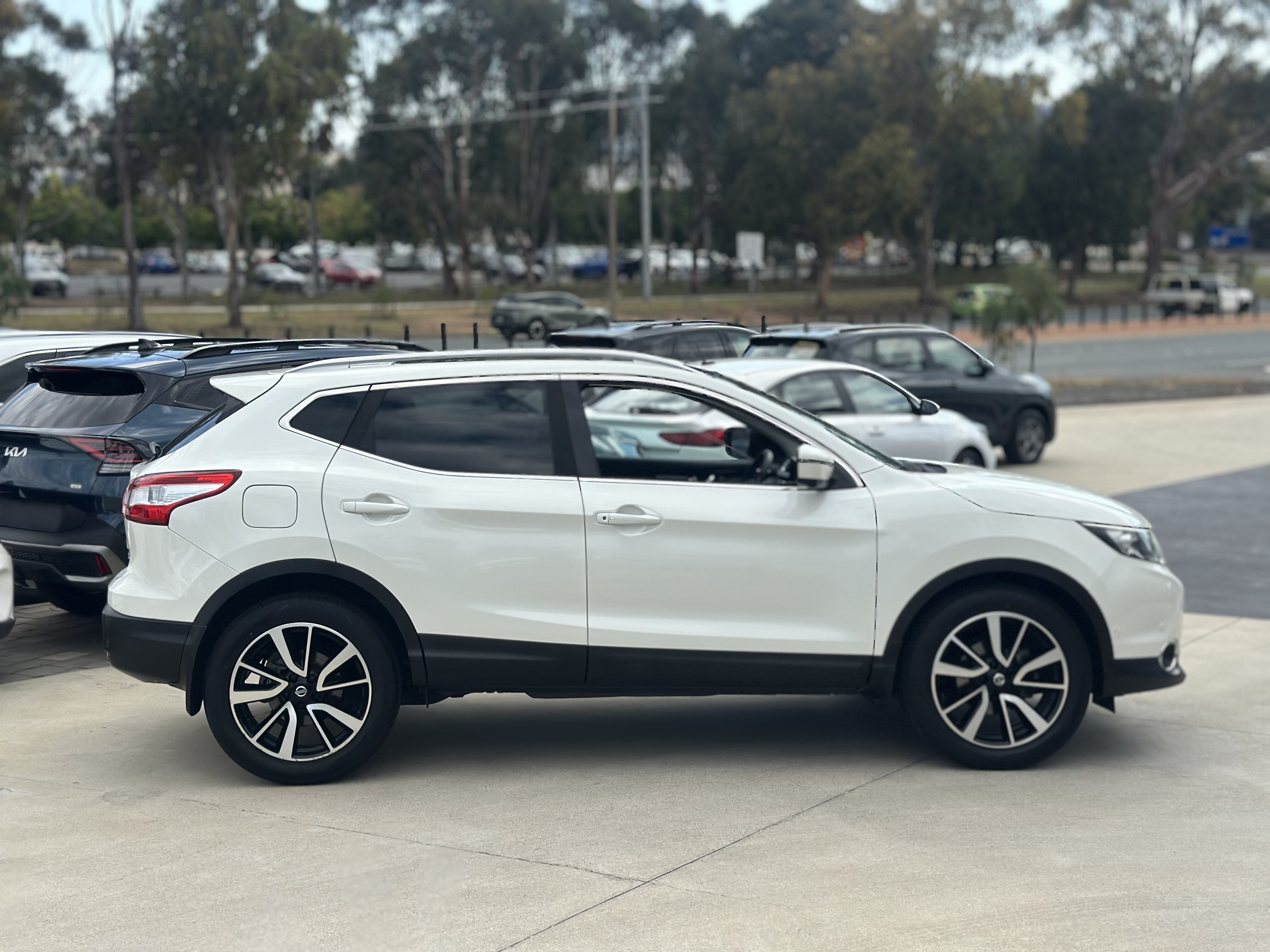 2015 Nissan QASHQAI J11 TL SUV Image 4
