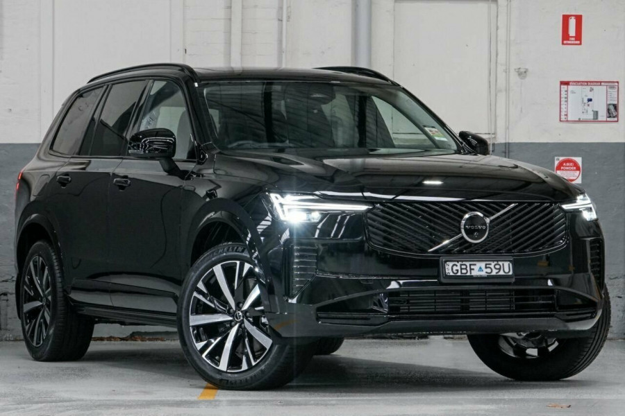 2025 MY26 Volvo XC90 L Series Ultra B5 Dark SUV Image 1