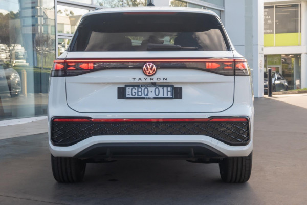 2025 Volkswagen Tayron R4 195TSI R-Line SUV Image 3