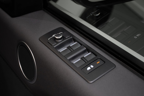 2019 Land Rover Discovery Series 5 SE SUV Image 13
