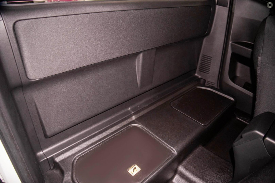 2025 MY24 Isuzu D-MAX RG SX Cab Chassis Image 10