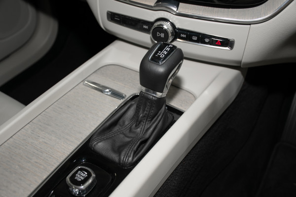 2020 Volvo XC60 UZ D4 Inscription SUV image 17