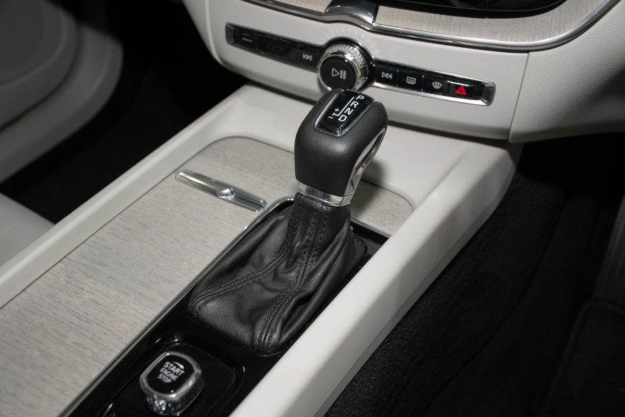 2020 Volvo XC60 UZ D4 Inscription SUV Image 17