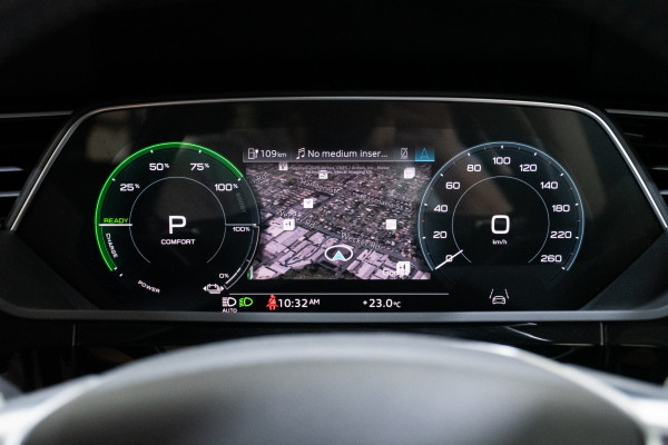 2021 Audi e-tron 55 SUV image 21
