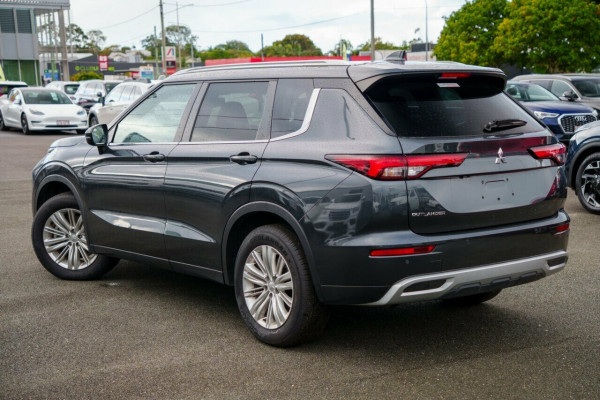 2024 Mitsubishi Outlander ZM LS SUV Image 2