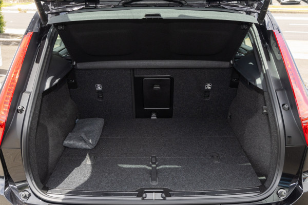 2026 Volvo XC40 XZ Plus B4 SUV image 19
