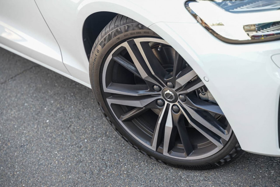 2019 MY20 Volvo S60 Z Series T5 R-Design Sedan Image 20