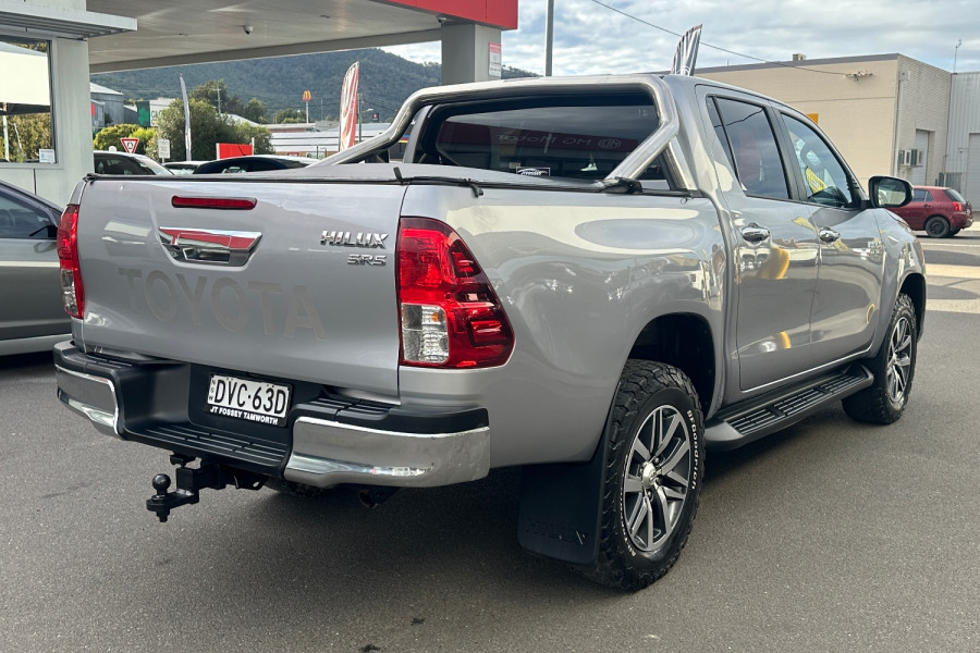 2017 Toyota HiLux  SR5 Extra Cab Pick Up Image 7
