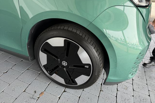 2024 MY25 Volkswagen ID. Buzz EB Pro BEV560 People Mover Image 5