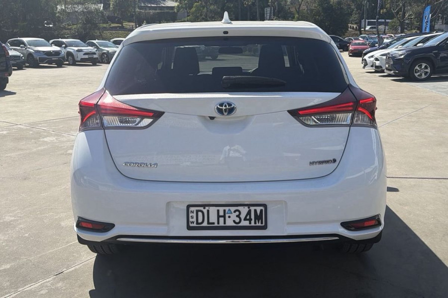 2017 Toyota Corolla ZWE186R Hybrid Hatch Image 5