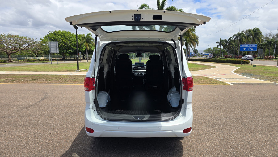 2026 MY25 LDV G10 SV7C + Van Image 16