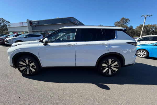 2025 Mitsubishi Outlander ZM Aspire SUV Image 4