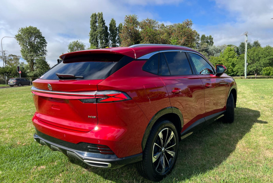 2024 MY24.5 MG HS AS33 Essence SUV Image 7