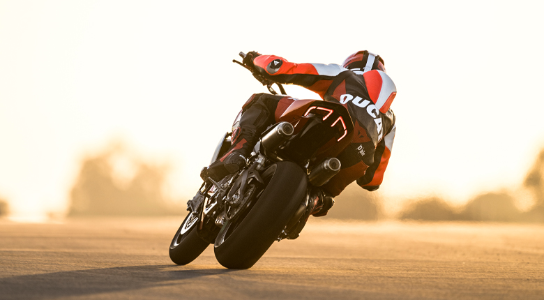 New Ducati Streetfighter V2, V2 S Image