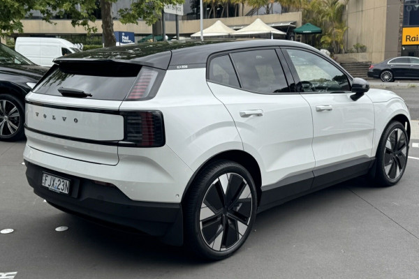 2024 Volvo EX30  Twin Motor Performance Ultra SUV Image 4