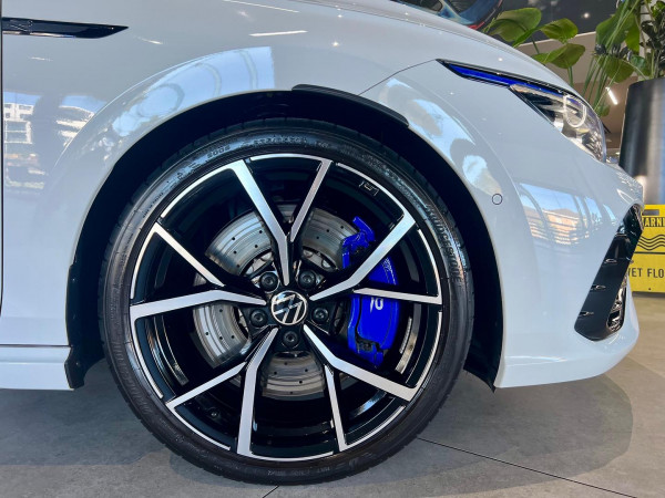 2024 Volkswagen Golf 8 R Hatch image 2