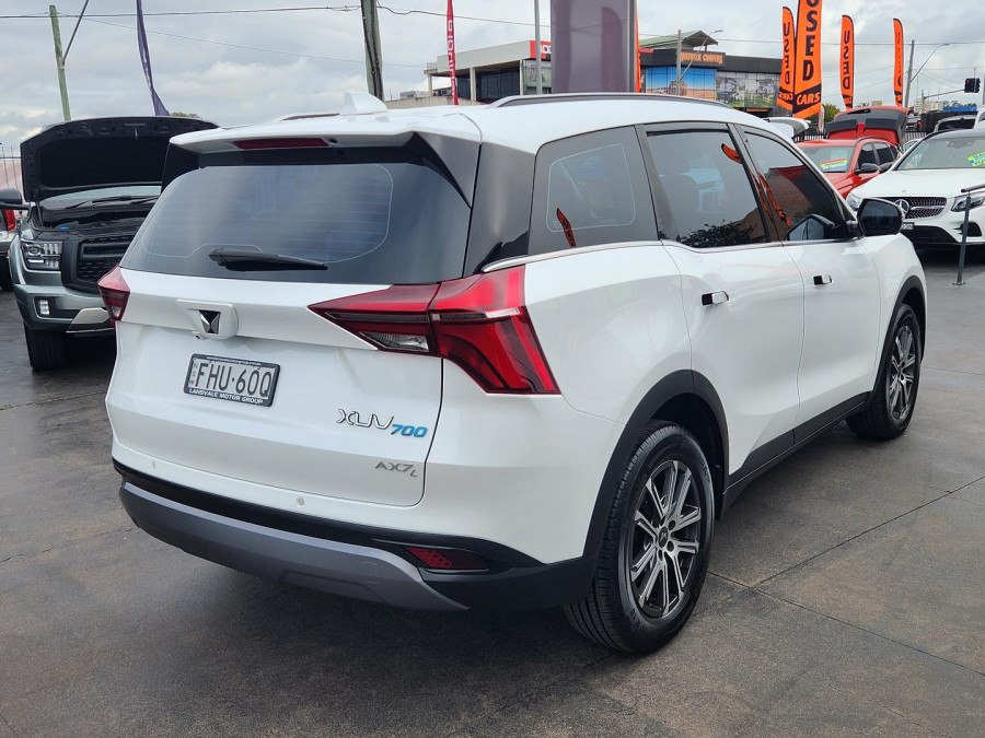 2023 Mahindra XUV700  AX7L SUV Image 3