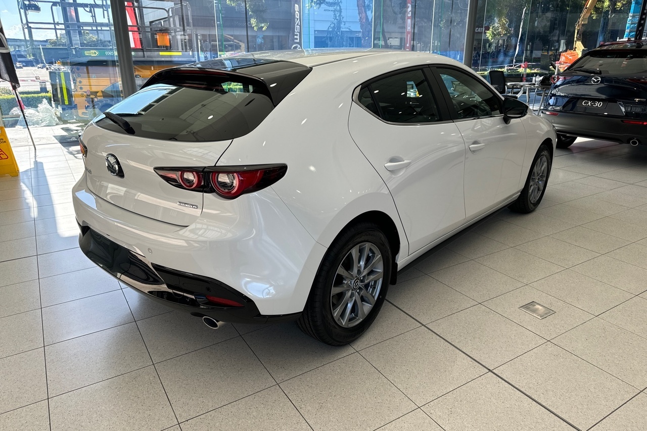 2024 Mazda 3 BP Series G20 Pure Vision Technology Hatch Image 8