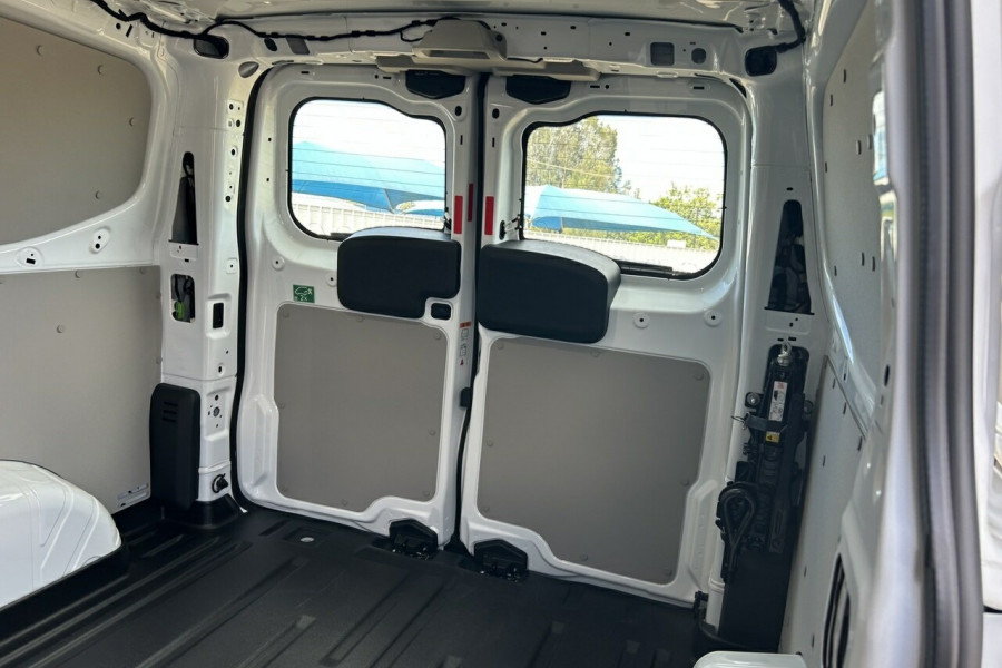 2023 MY23.75 Ford Transit Custom AV Trend SWB Van Image 8