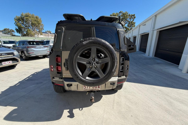 2023 MY24 Land Rover Defender L663 110 D300 X-Dynamic SE SUV Image 4