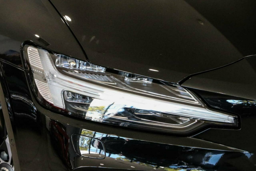 2019 MY20 Volvo S60 Z Series T5 R-Design Sedan Image 10