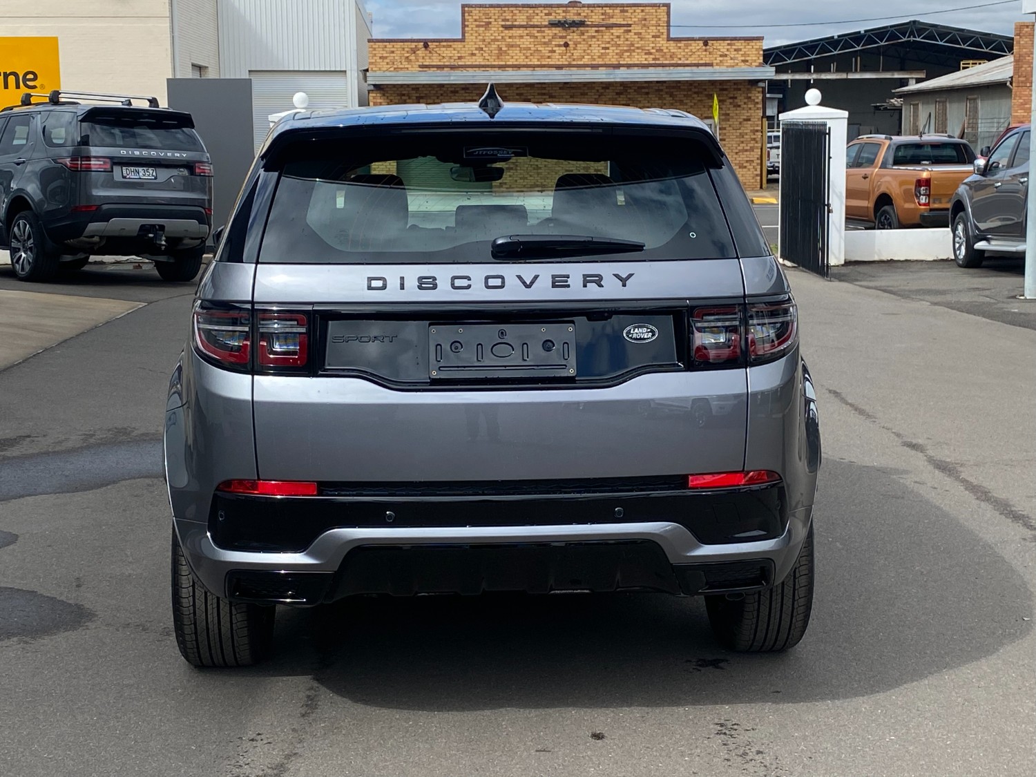2021 Land Rover Discovery Sport L550  P200 R-Dynamic P200 - R-Dynamic S SUV Image 6