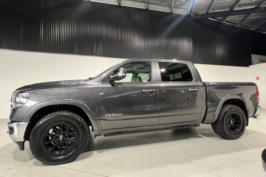 2023 Ram 1500 DT Laramie Ute Image 9