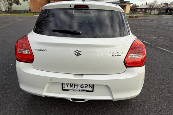 2021 Suzuki Swift GLX SUV Image 4