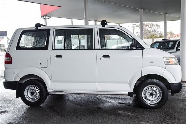 2012 Suzuki Apv Van Image 6