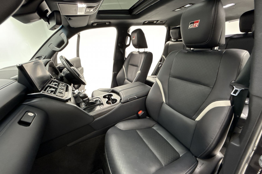 2023 Toyota LandCruiser FJA300R GR Sport SUV Image 12