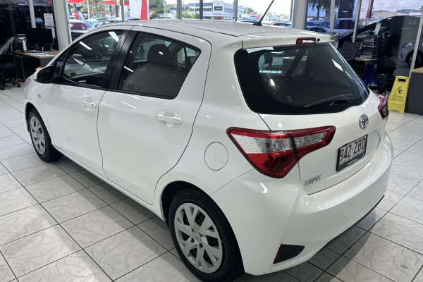 2019 Toyota Yaris 3S39510A0 ascent Hatch Image 5