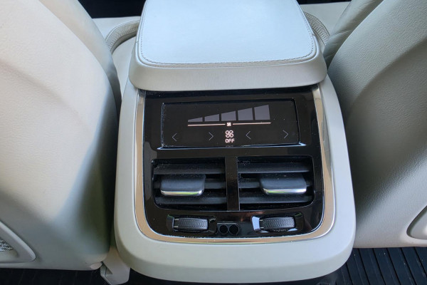 2015 MY16 Volvo XC90 L Series D5 Inscription SUV Image 20
