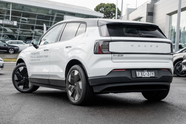 2026 MY25 Volvo EX30  Single Motor Extended Range Ultra SUV image 2