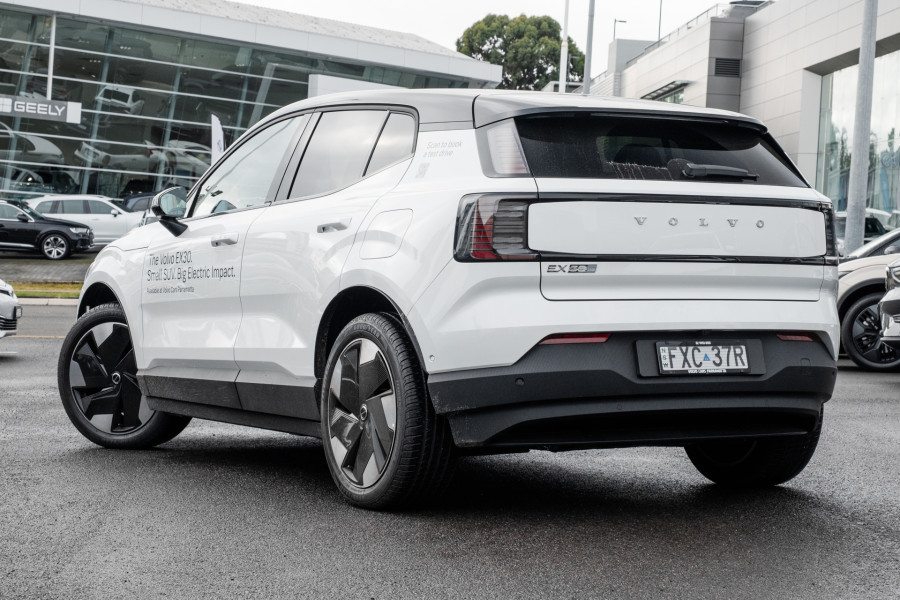 2026 MY25 Volvo EX30  Single Motor Extended Range Ultra SUV Image 2