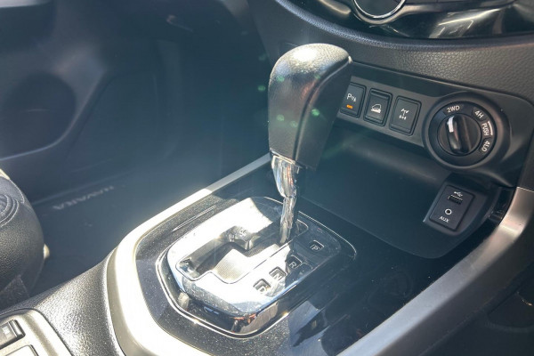 2019 Nissan Navara D23 Series 3 ST-X King Cab Pickup Image 28
