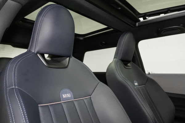 2025 MINI Cooper F65 C Favoured Hatch image 8