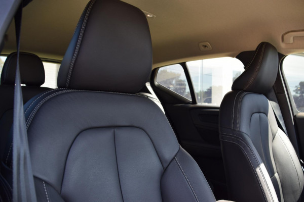 2022 MY23 Volvo XC40 XZ Plus B4 SUV Image 23