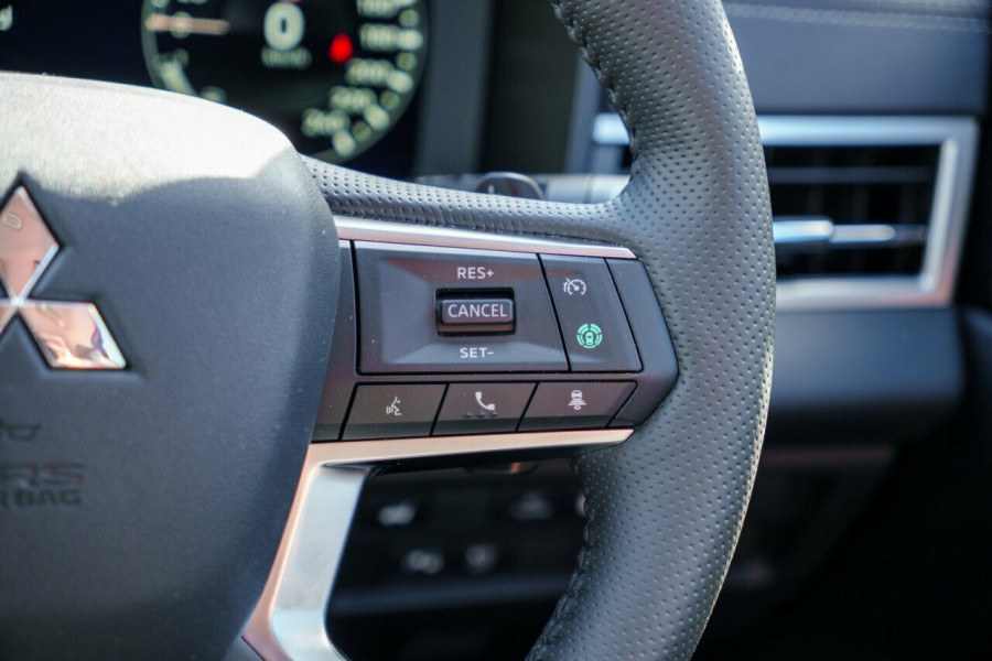 2024 Mitsubishi Outlander ZM PHEV Exceed SUV Image 14