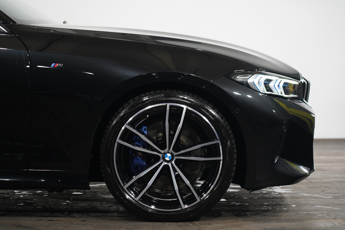 2022 BMW 3 30i Luxury Line Sedan Image 5