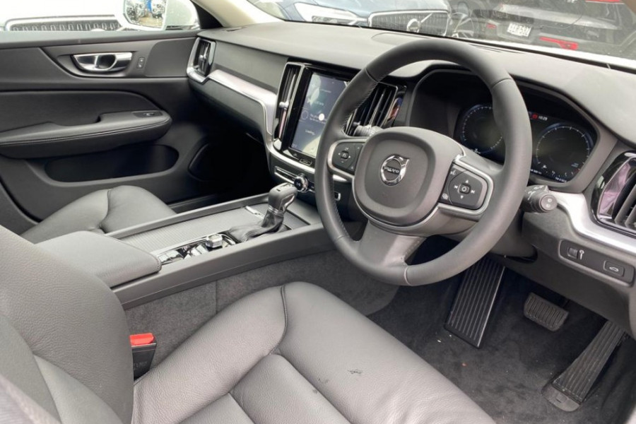 2020 Volvo V60 F-Series T5 Momentum Wagon